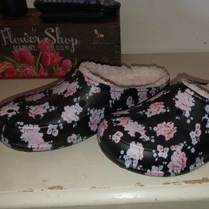 Crocs slip ons size 9!